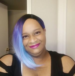 Meet your Posher, Edwina